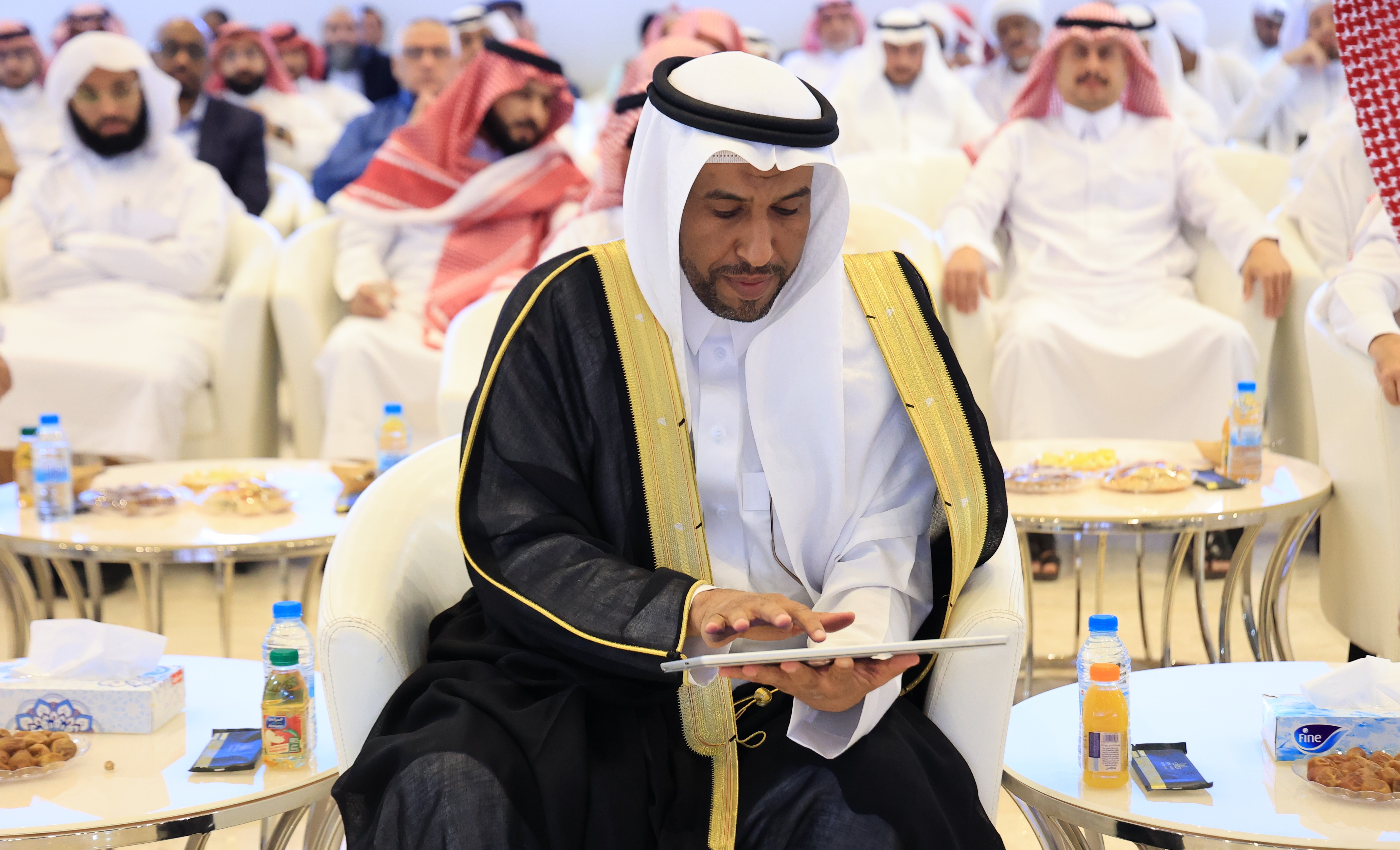 سعادة رئيس الجامعة الإسلامية المكلف يدشن فعاليات وأنشطة أسبوع البحث العلمي الخامس تحت شعار: (همّةُ وأثر )